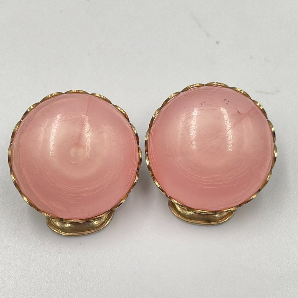 Vintage 1950s Pink Lucite Cabochon Clip On Earrings Gold Tone Scalloped Edge